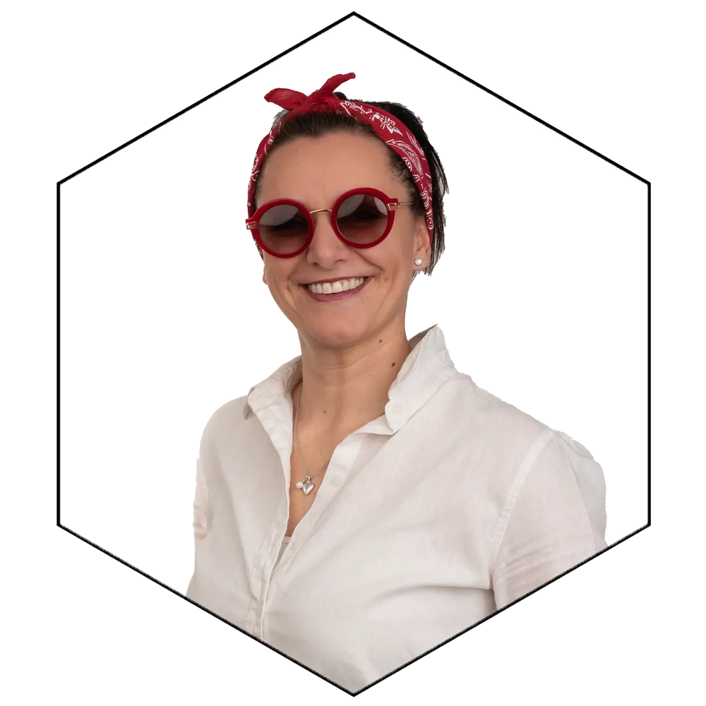 Bettina Schneider, Kontaktlinsenspezialistin beim Optiker Jäger-Kehrer in Wangen im Allgäu